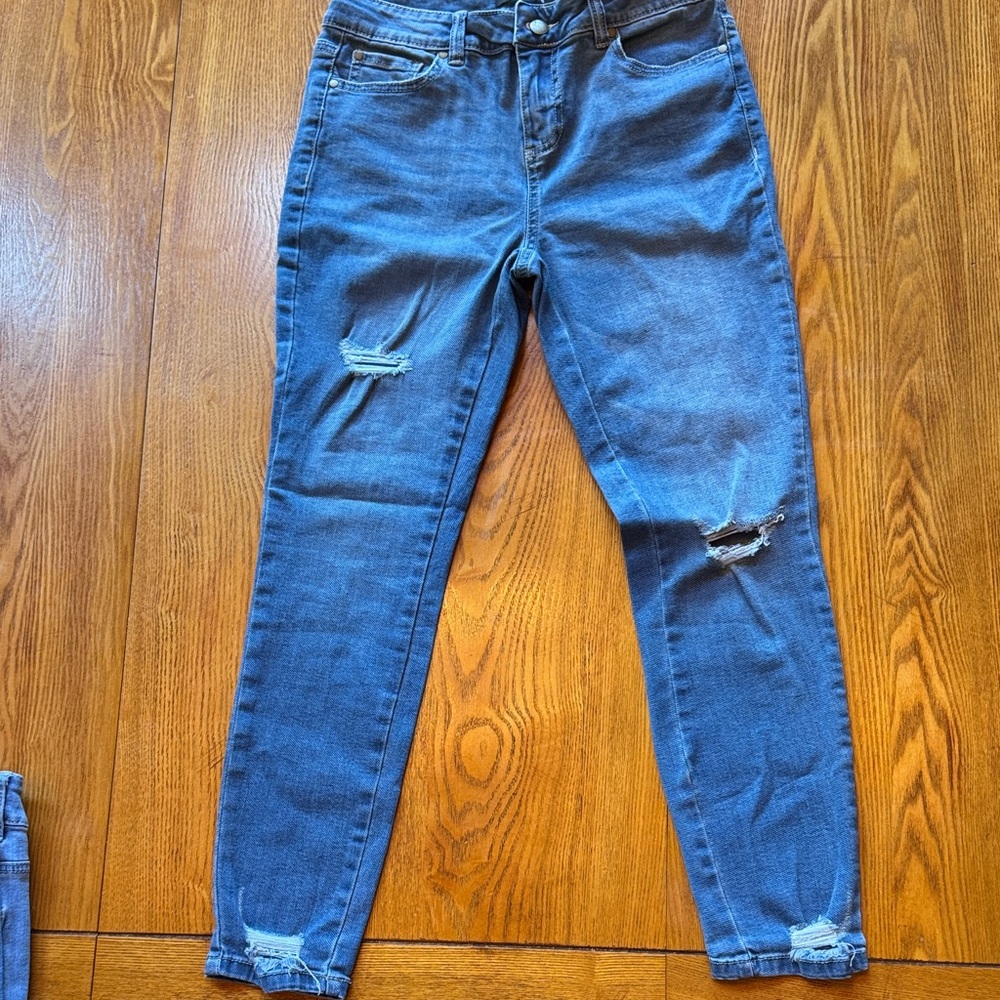 D.Jeans Women's Blue Ripped Stretchy Jeans Size 4 Great Condition